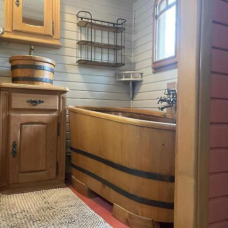Le Soler Roulotte En Bois Sud France 게스트하우스 외부 사진